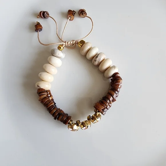 Elegant Brown Beaded Bracelet with Gold Accents - Picture 2 of 7